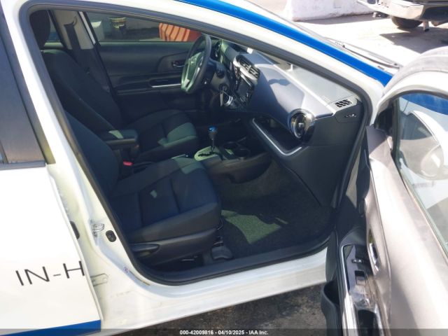 JTDKDTB35G1125179 Toyota Prius C Two