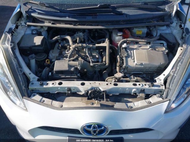 JTDKDTB32J1599890 Toyota Prius C Two