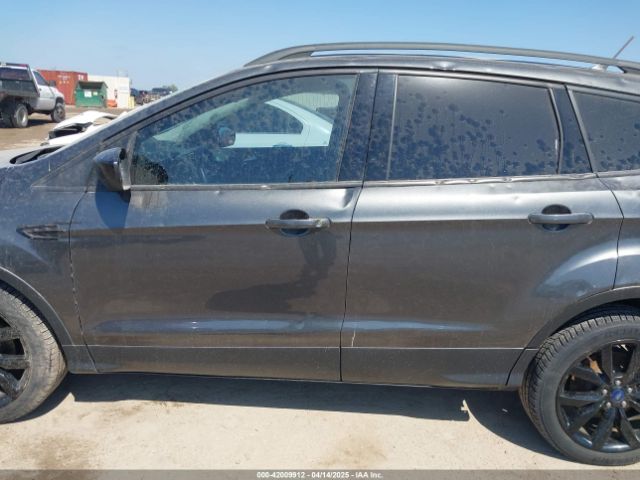 1FMCU0GD2JUA71216 Ford ESCAPE SE