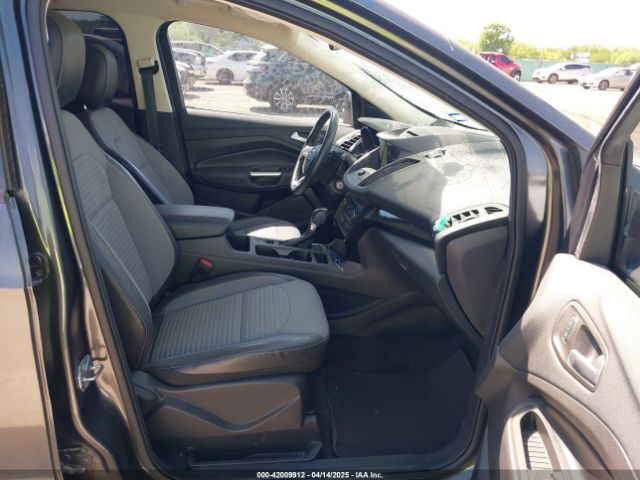 1FMCU0GD2JUA71216 Ford ESCAPE SE