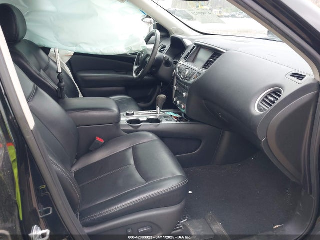 5N1DR2MM8HC638812 Nissan Pathfinder Sl