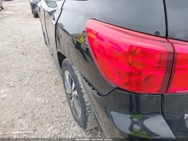 5N1DR2MM8HC638812 Nissan Pathfinder Sl