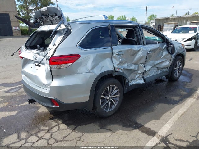 5TDJZRFH3KS951790 Toyota Highlander Xle