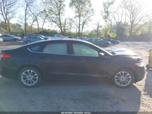 3FA6P0HDXLR142136 Ford FUSION SE