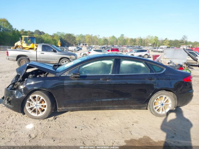 3FA6P0HDXLR142136 Ford FUSION SE