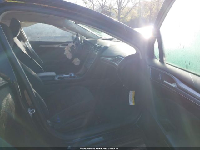 3FA6P0HDXLR142136 Ford FUSION SE