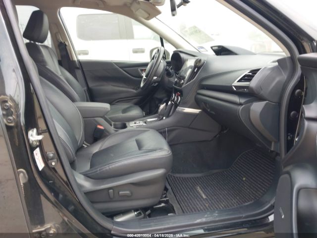 JF2SKAWC5KH551119 Subaru Forester Touring