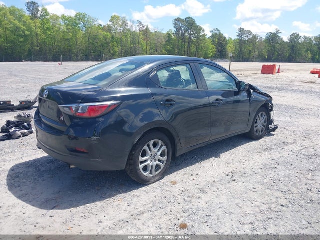 3MYDLBYV4JY311444 Toyota YARIS IA