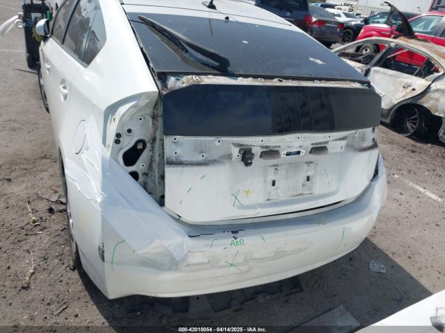 JTDKN3DU8E1777813 Toyota Prius Four