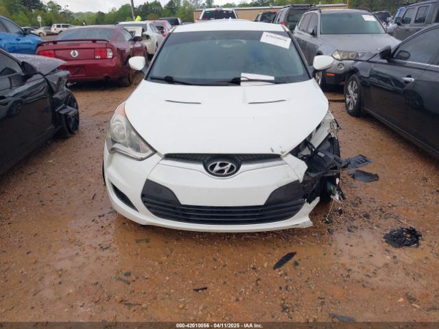 KMHTC6AD0EU215396 Hyundai Veloster Base W/black
