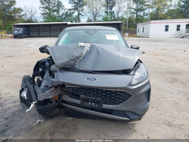 1FMCU9G64NUB95256 Ford ESCAPE SE