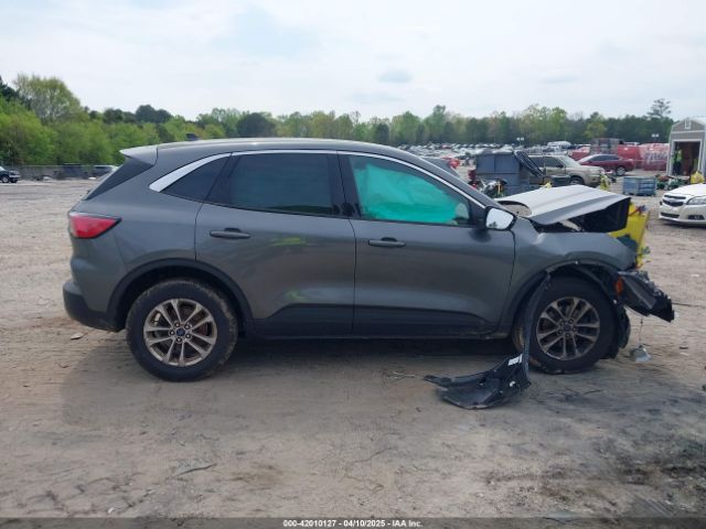 1FMCU9G64NUB95256 Ford ESCAPE SE