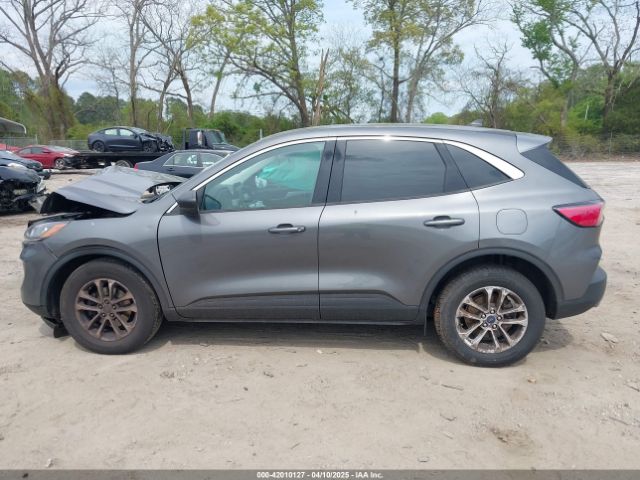 1FMCU9G64NUB95256 Ford ESCAPE SE