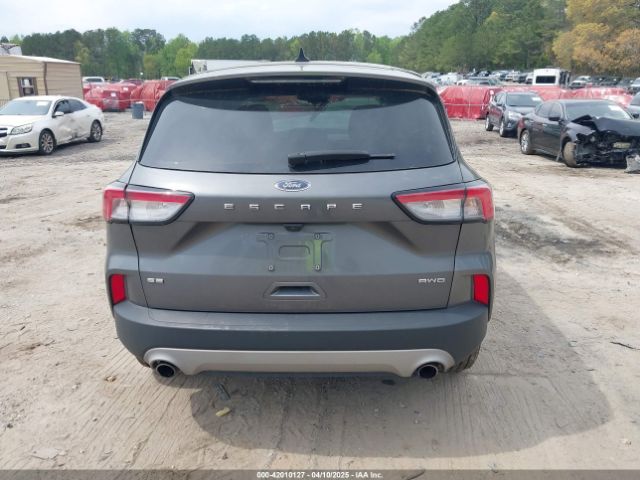 1FMCU9G64NUB95256 Ford ESCAPE SE