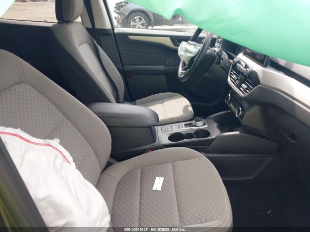 1FMCU9G64NUB95256 Ford ESCAPE SE