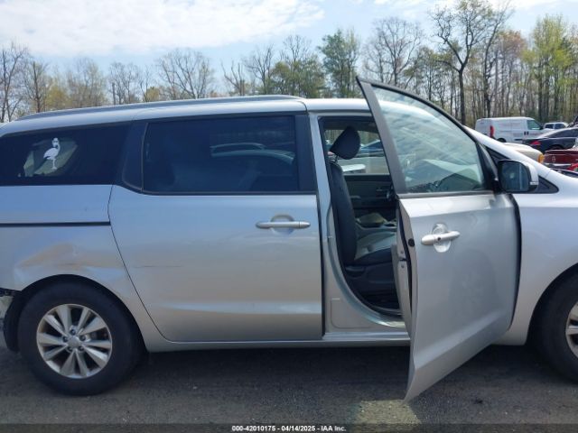 KNDMB5C17H6292641 KIA SEDONA LX