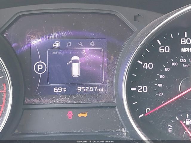 KNDMB5C17H6292641 KIA SEDONA LX