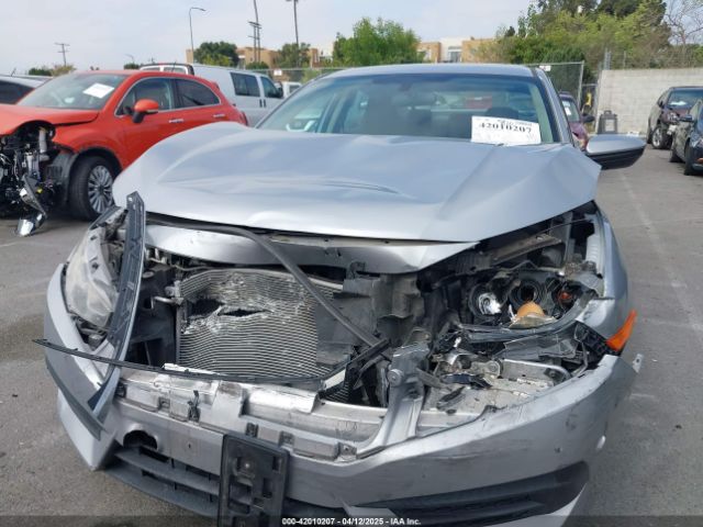 2HGFC2F5XHH562089 Honda Civic Lx