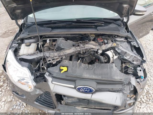 1FADP3K22EL363702 Ford FOCUS SE