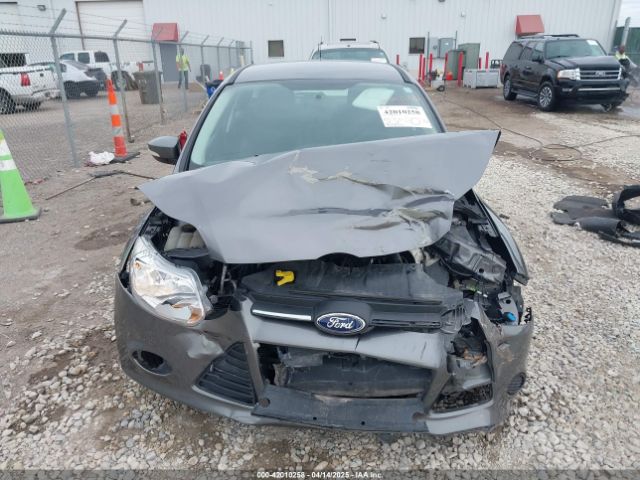 1FADP3K22EL363702 Ford FOCUS SE