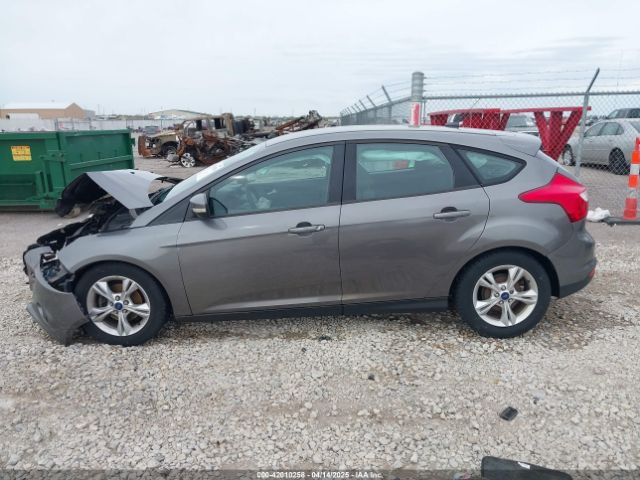 1FADP3K22EL363702 Ford FOCUS SE