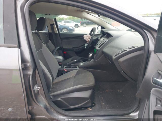 1FADP3K22EL363702 Ford FOCUS SE