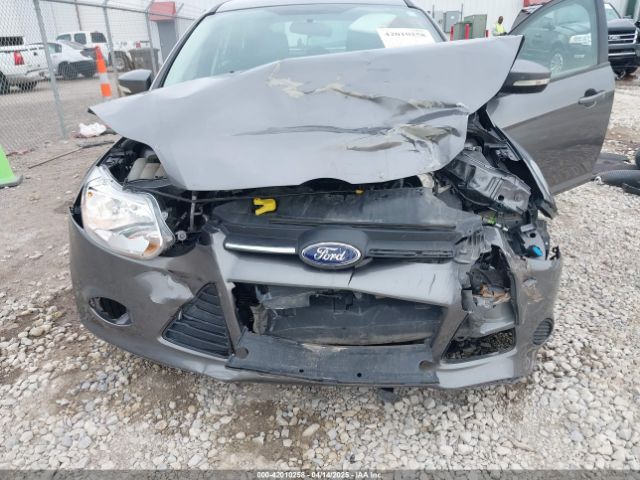 1FADP3K22EL363702 Ford FOCUS SE