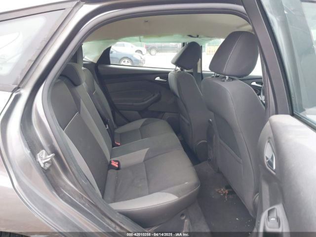 1FADP3K22EL363702 Ford FOCUS SE