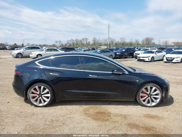 5YJ3E1EB1KF438335 Tesla MODEL 3