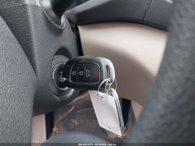 KM8J3CA48HU479251 Hyundai TUCSON SE