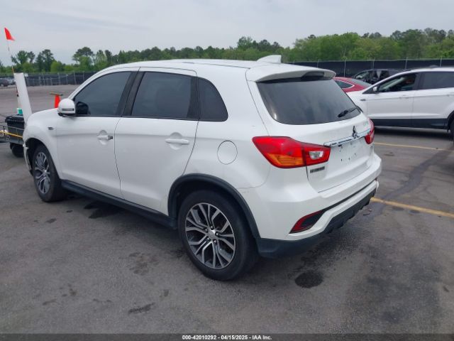 2018 MITSUBISHI OUTLANDER SPORT JA4AR3AU1JU011011 Photo 2