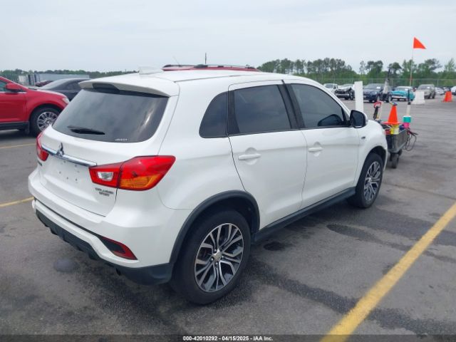 2018 MITSUBISHI OUTLANDER SPORT JA4AR3AU1JU011011 Photo 3