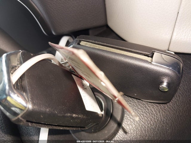 KNDJ23AU1R7917180 KIA SOUL LX