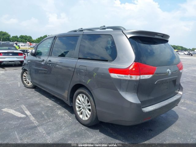 2012 TOYOTA SIENNA 5TDYK3DC5CS244182 Photo 2