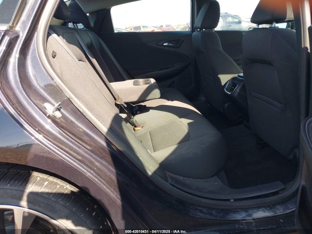 1G1ZD5ST0NF145858 Chevrolet Malibu Fwd Lt