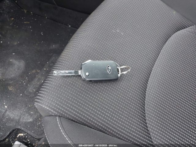 3KPF24AD7LE194888 KIA Forte Lxs