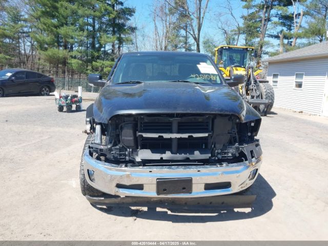 1C6RR7GG6JS238098 RAM 1500 Big Horn  4x4 6'4 Box