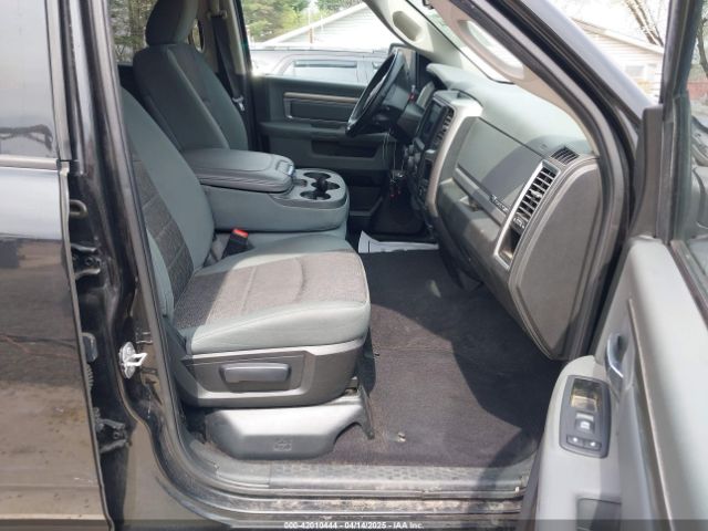 1C6RR7GG6JS238098 RAM 1500 Big Horn  4x4 6'4 Box