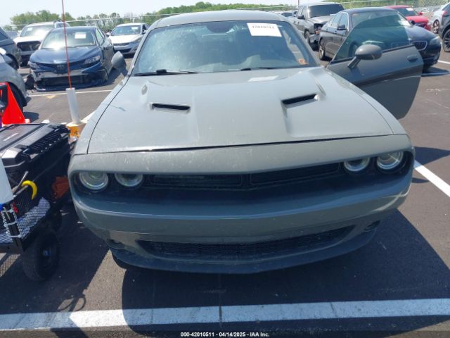 2C3CDZAG9JH216884 Dodge Challenger Sxt