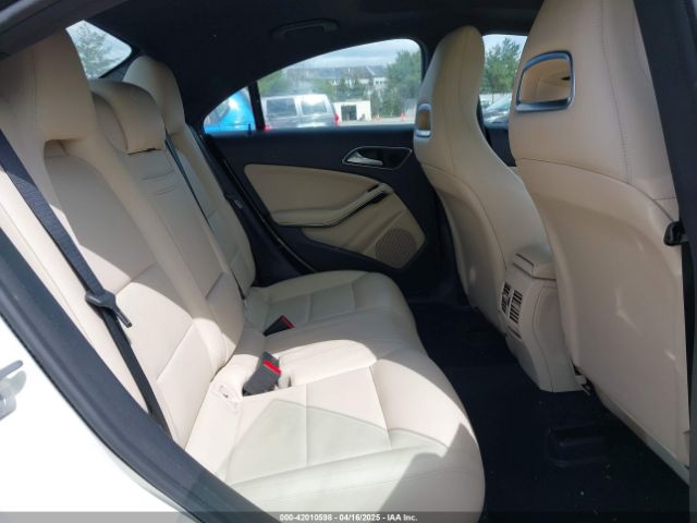 WDDSJ4GBXGN337380 Mercedes-Benz CLA 250 4MATIC
