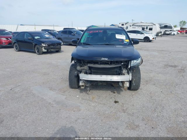3C4NJDBBXJT155149 Jeep Compass Latitude 4x4