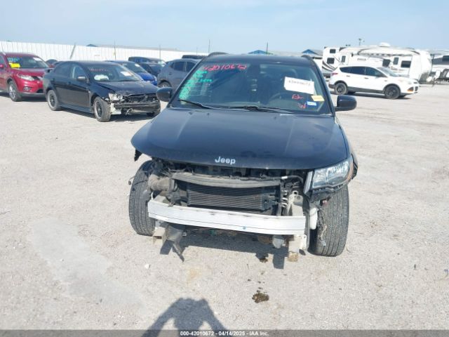 3C4NJDBBXJT155149 Jeep Compass Latitude 4x4