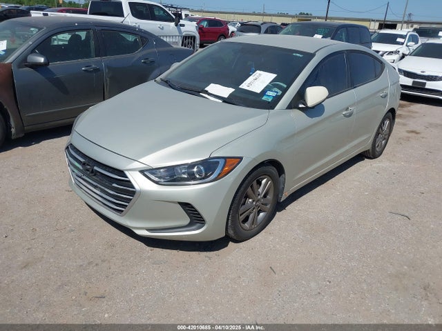 5NPD84LF5JH400710 Hyundai ELANTRA SEL