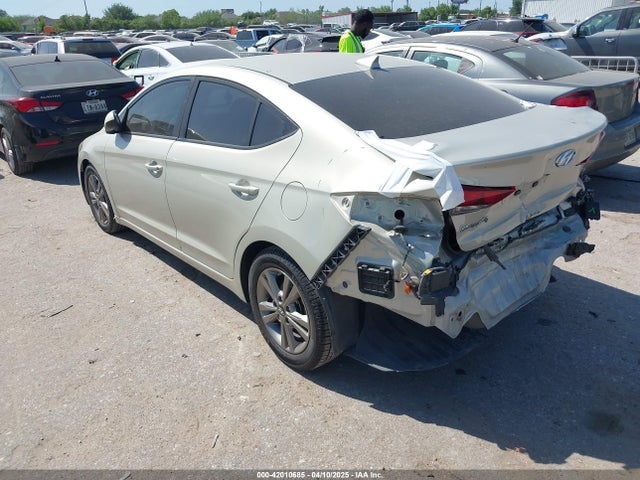 5NPD84LF5JH400710 Hyundai ELANTRA SEL