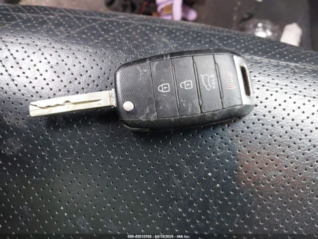 5XYPHDA50GG008709 KIA Sorento 3.3l Ex