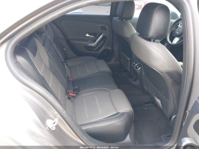W1K3G4EBXLJ231762 Mercedes-Benz A 220