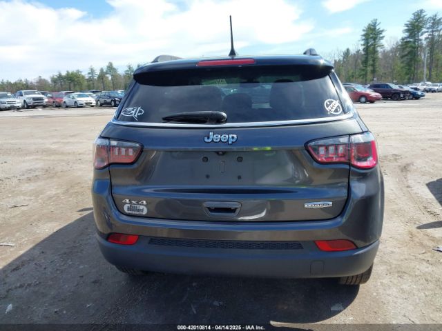3C4NJDBB9JT253055 Jeep Compass Latitude 4x4