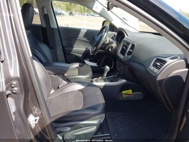 3C4NJDBB9JT253055 Jeep Compass Latitude 4x4