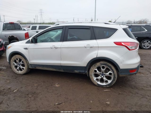 1FMCU9J94GUC22994 Ford Escape Titanium