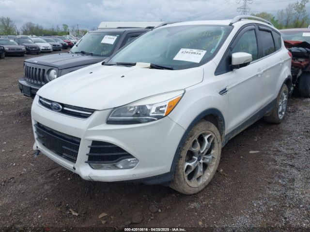 1FMCU9J94GUC22994 Ford Escape Titanium